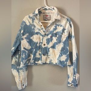 Levi’s women’s cropped denim jacket